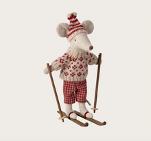Lade das Bild in den Galerie-Viewer, Mama Wintermaus mit Skiset - Maileg
