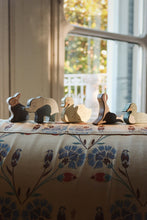 Lade das Bild in den Galerie-Viewer, 9 Holztiere in einer Box - Konges Slojd