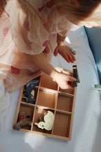 Lade das Bild in den Galerie-Viewer, 9 Holztiere in einer Box - Konges Slojd