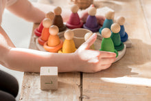 Lade das Bild in den Galerie-Viewer, Grapat Jahreszeitenkalender nach Waldorf Holzspielzeug Grapat