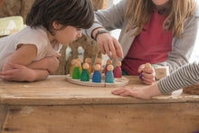 Lade das Bild in den Galerie-Viewer, Grapat Jahreszeitenkalender nach Waldorf Holzspielzeug Grapat