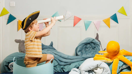 Fantasiespiel und freies Spiel: So fördern Sie das So-tun-als-ob-Spiel Ihres Kindes