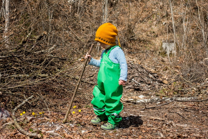 Waldspaziergang mit Kindern: 10 spannende Spielideen (mit Druckvorlagen)