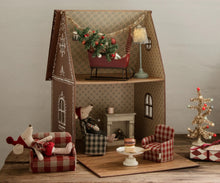 Lade das Bild in den Galerie-Viewer, Miniatur Sofa Puppenhaus Maileg
