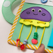 Lade das Bild in den Galerie-Viewer, Weltraumabenteuer - 2 Seiten Mini Quiet Book
