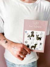 Lade das Bild in den Galerie-Viewer, Bio Tattoos Hunde - Nuukk
