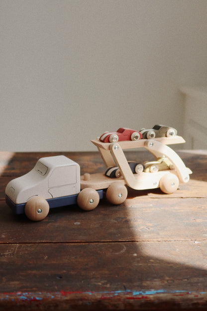 Autotransporter aus Holz - Konges Sløjd