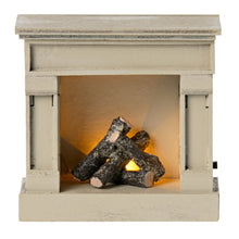 Lade das Bild in den Galerie-Viewer, Miniatur Kamin Puppenhaus Maileg
