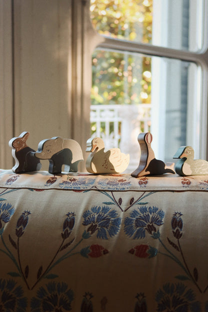 9 wooden animals in a box - Konges Slojd