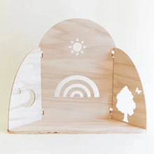 Lade das Bild in den Galerie-Viewer, Natur Spieltisch / Kulisse aus Holz Sarah’s Silks
