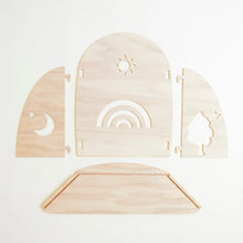 Lade das Bild in den Galerie-Viewer, Natur Spieltisch / Kulisse aus Holz Sarah’s Silks
