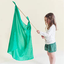 Lade das Bild in den Galerie-Viewer, Große Spielseide Grün Sarah&#39;s Silks
