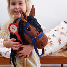 Lade das Bild in den Galerie-Viewer, Steckenpferd – Hobby Horse mit Zubehör Fabelab
