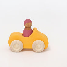 Lade das Bild in den Galerie-Viewer, Kleines Cabrio / Auto in Gelb von Grimm&#39;s
