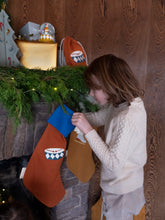 Lade das Bild in den Galerie-Viewer, Großer Weihnachtsstrumpf - Ochre
