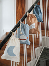 Lade das Bild in den Galerie-Viewer, Geschenkbeutel Shooting Star embroidery Caramel - Fabelab
