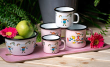 Lade das Bild in den Galerie-Viewer, Pippi Langstrumpf und Kleiner Onkel Emaillebecher / Tasse 150 ml
